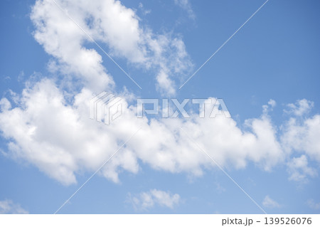 初夏の空 青空 空 晴れ 5月 イメージ 初夏の空 青空 空 晴れ 5月 イメージ 139526076