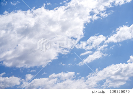 初夏の空 青空 空 晴れ 5月 イメージ 139526079