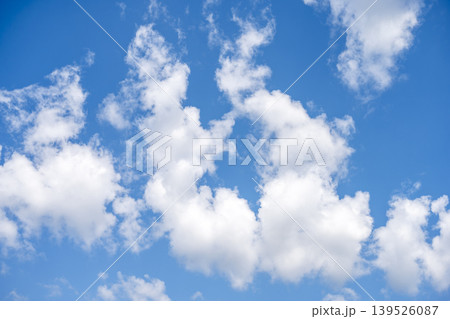 初夏の空 青空 空 晴れ 5月 イメージ 初夏の空 青空 空 晴れ 5月 イメージ 139526087