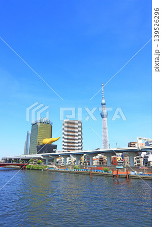 東京都墨田区、東京スカイツリーと隅田川の風景 139526296
