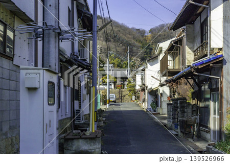 笠岡市街地 威徳寺 参道 岡山県笠岡市 笠岡市街地 威徳寺 参道 岡山県笠岡市 139526966