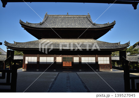 大本山萬福寺 背面からの大雄寶殿(京都府宇治市) 大本山萬福寺 背面からの大雄寶殿(京都府宇治市) 139527045