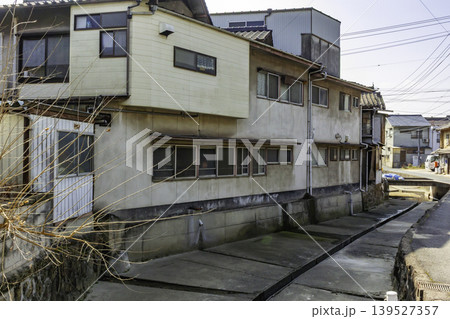 笠岡市街地　隅田川沿いの町並み　岡山県笠岡市 139527357