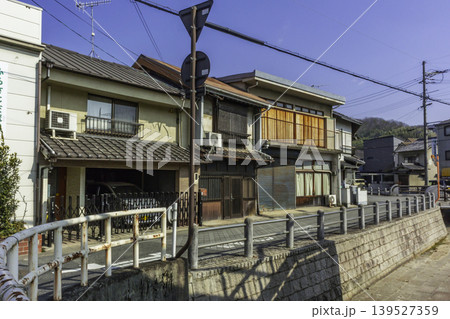 笠岡市街地　隅田川沿いの町並み　岡山県笠岡市 139527359