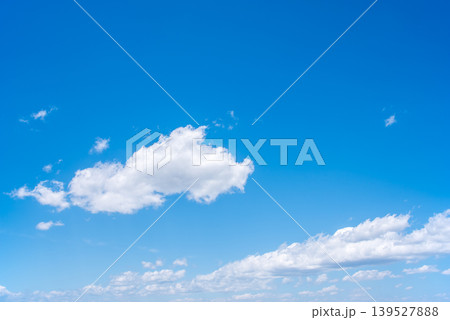 さわやかな青空 《空に浮かぶ雲》 139527888