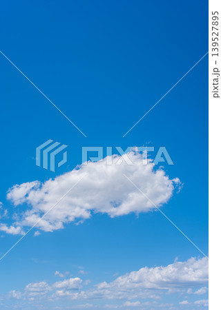 さわやかな青空 《空に浮かぶ雲》 139527895