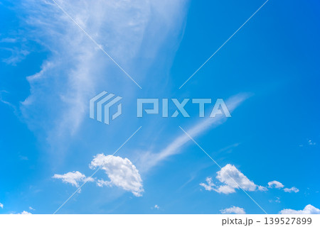 さわやかな青空 《空に浮かぶ雲》 139527899