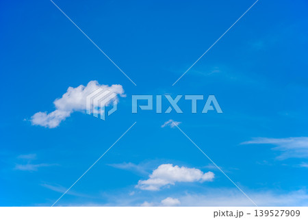 さわやかな青空 《空に浮かぶ雲》 139527909