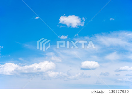 さわやかな青空 《空に浮かぶ雲》 さわやかな青空 《空に浮かぶ雲》 139527920