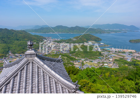 白滝山山頂から望む因島と瀬戸内海の絶景 しまなみ海道の風景 広島県 白滝山山頂から望む因島と瀬戸内海の絶景 しまなみ海道の風景 広島県 139529746