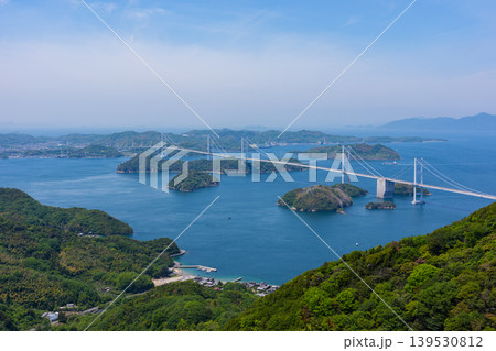 亀老山展望公園から望む来島海峡大橋と瀬戸内海の島々 しまなみ海道の絶景 愛媛県今治市 亀老山展望公園から望む来島海峡大橋と瀬戸内海の島々 しまなみ海道の絶景 愛媛県今治市 139530812