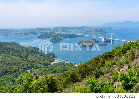 亀老山展望公園から望む来島海峡大橋と瀬戸内海の島々 しまなみ海道の絶景 愛媛県今治市 亀老山展望公園から望む来島海峡大橋と瀬戸内海の島々 しまなみ海道の絶景 愛媛県今治市 139530815