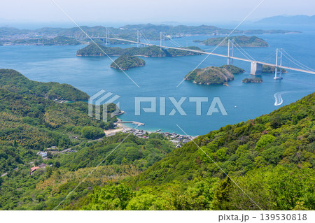 亀老山展望公園から望む来島海峡大橋と瀬戸内海の島々 しまなみ海道の絶景 愛媛県今治市 139530818