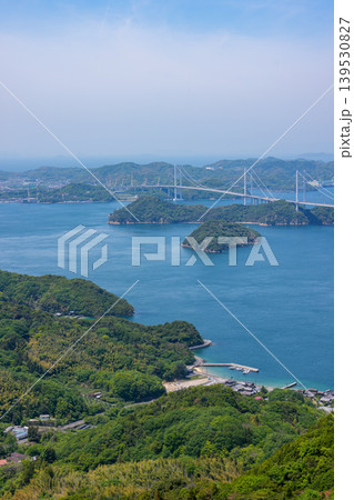 亀老山展望公園から望む来島海峡大橋と瀬戸内海の島々 しまなみ海道の絶景 愛媛県今治市 亀老山展望公園から望む来島海峡大橋と瀬戸内海の島々 しまなみ海道の絶景 愛媛県今治市 139530827
