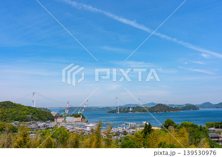 来島海峡SA展望テラスから望む来島海峡大橋と瀬戸内海の絶景 愛媛県今治市 139530976