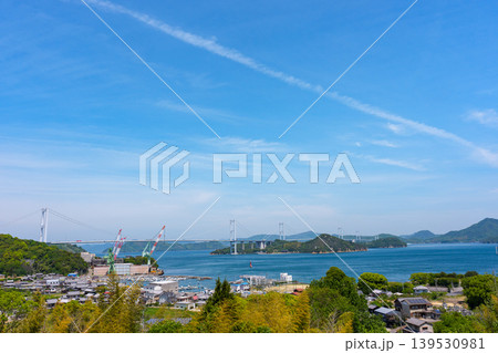 来島海峡SA展望テラスから望む来島海峡大橋と瀬戸内海の絶景 愛媛県今治市 来島海峡SA展望テラスから望む来島海峡大橋と瀬戸内海の絶景 愛媛県今治市 139530981