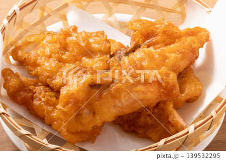 トラウトサーモン 唐揚げ トラウトサーモン 唐揚げ 139532295