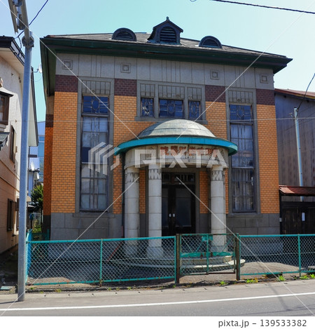 旧富田修歯科医院(旧第九十銀行三戸支店)|三戸町の街角に残る大正ロマン漂うモダン建築 旧富田修歯科医院(旧第九十銀行三戸支店)|三戸町の街角に残る大正ロマン漂うモダン建築 139533382