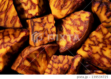 dry pepper in detail 139534725