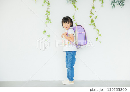 小学生の女の子 小学生の女の子 139535200