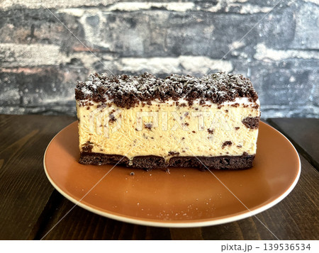 ザクザククッキークリームケーキ 断面 ザクザククッキークリームケーキ 断面 139536534