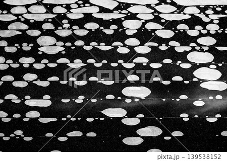 Abstract black and white paint splashes texture Abstract black and white paint splashes texture 139538152