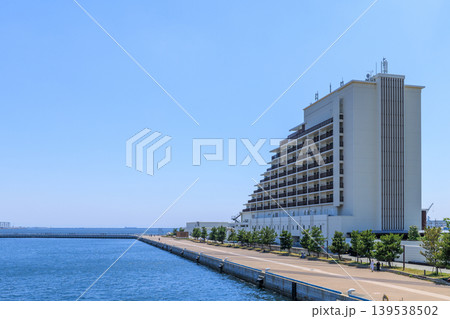 神戸新港第一突堤の初夏の風景 (兵庫県神戸市中央区) 神戸新港第一突堤の初夏の風景 (兵庫県神戸市中央区) 139538502
