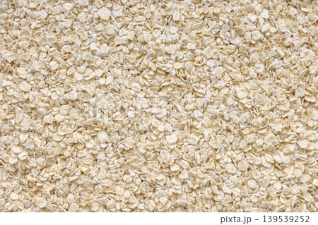 Rolled oat flakes, natural culinary background. 139539252