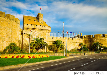 city walls of St. Malo, France 139539395