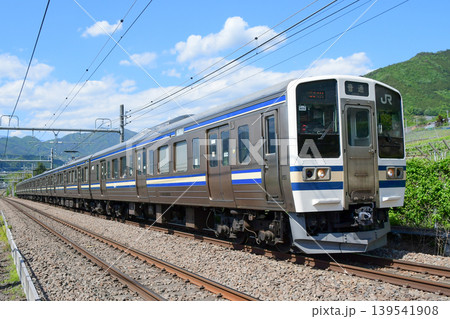 211系2000番台N608編成スカ色帯　中央線 139541908