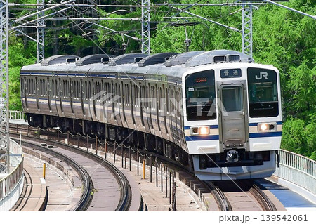 211系2000番台N608編成スカ色帯 139542061