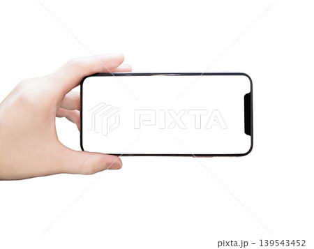 スマホを持つ女性の手 横向き 白背景 スマホを持つ女性の手 横向き 白背景 139543452