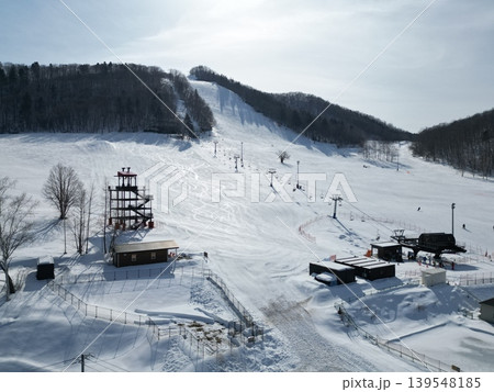 北海道遠軽町ロックバレースキー場、冬景色の空撮 北海道遠軽町ロックバレースキー場、冬景色の空撮 139548185