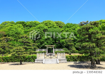 新緑の景行天皇陵 新緑の景行天皇陵 139548382