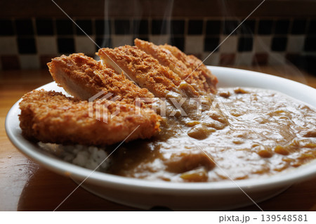 蕎麦屋のカツカレーサイドビュー 蕎麦屋のカツカレーサイドビュー 139548581
