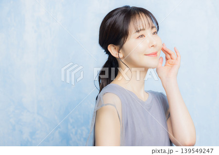 若い女性 若い女性 139549247
