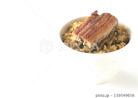 ミニ鰻丼を白背景で単品撮影 ミニ鰻丼を白背景で単品撮影 139549656