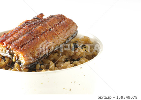 ミニ鰻丼を白背景で単品撮影 ミニ鰻丼を白背景で単品撮影 139549679