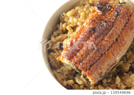 ミニ鰻丼を白背景で単品撮影 ミニ鰻丼を白背景で単品撮影 139549696