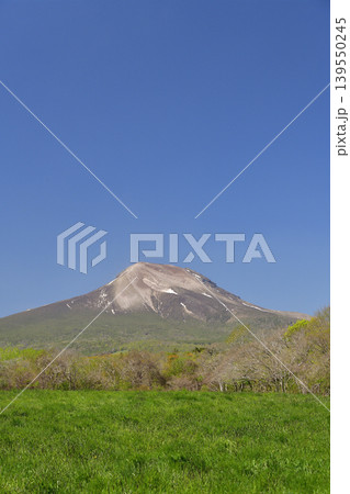 春の北海道森町で砂原岳の風景を撮影 春の北海道森町で砂原岳の風景を撮影 139550245