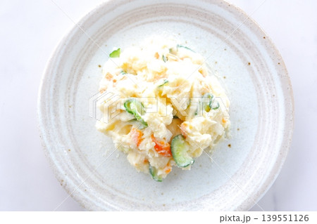 ポテトサラダ - 美味しくて栄養たっぷり、定番のお惣菜といえば、ポテトサラダ ポテトサラダ - 美味しくて栄養たっぷり、定番のお惣菜といえば、ポテトサラダ 139551126