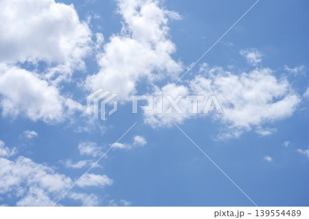 初夏の空 青空 空 晴れ 5月 イメージ 初夏の空 青空 空 晴れ 5月 イメージ 139554489