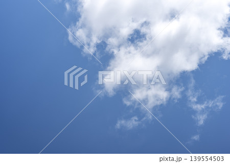 初夏の空 青空 空 晴れ 5月 イメージ 初夏の空 青空 空 晴れ 5月 イメージ 139554503