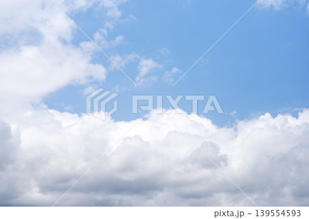 初夏の空 青空 空 晴れ 5月 イメージ 初夏の空 青空 空 晴れ 5月 イメージ 139554593