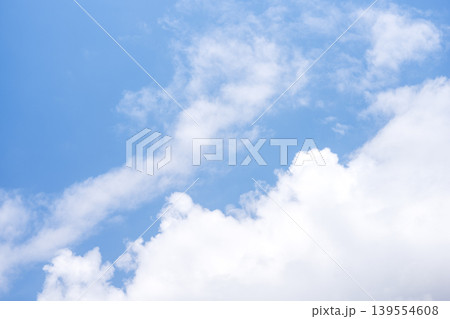 初夏の空 青空 空 晴れ 5月 イメージ 初夏の空 青空 空 晴れ 5月 イメージ 139554608
