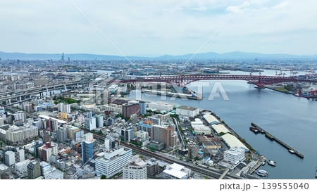 都市と道路のドローン空撮 都市と道路のドローン空撮 139555040