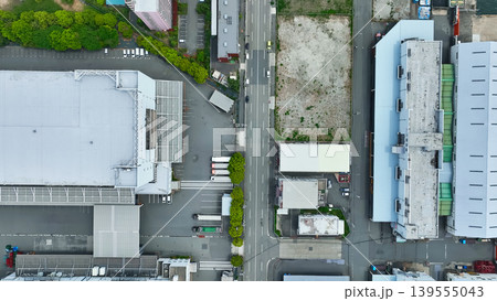 工場の風景の真俯瞰ドローン空撮 139555043