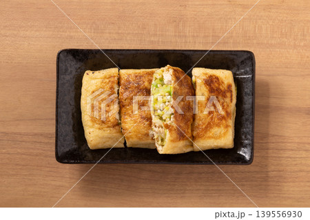 鶏ひき肉とキャベツの油揚げ包み焼き 鶏ひき肉とキャベツの油揚げ包み焼き 139556930
