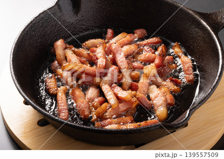 カリカリ ベーコンスライス カリカリ ベーコンスライス 139557509