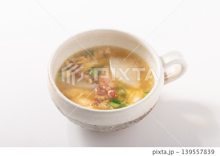 かぶとベーコン 卵スープ かぶとベーコン 卵スープ 139557839